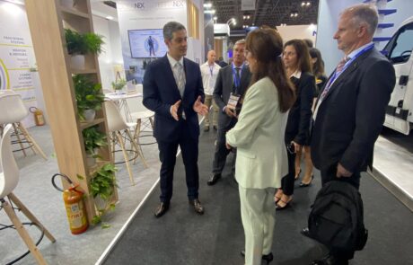 Ministra da Defesa Nacional foi recebida no stand de Portugal na LAAD Defence & Security 2023, onde teve a oportunidade de contactar com várias empresas portuguesas