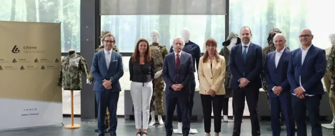 A Ministra da Defesa Nacional, Helena Carreiras, acompanhada pela presidente da idD Portugal Defence, Alexandra Pessanha, visitou o Centro Tecnológico CITEVE