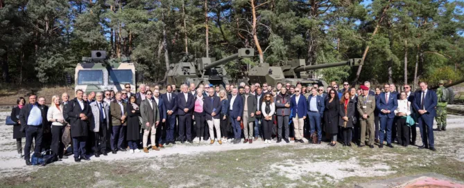 Industry day no instituto de investigação e teste militar em Záhorie, Bratislava