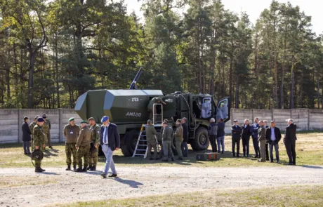 Industry day no instituto de investigação e teste militar em Záhorie, Bratislava