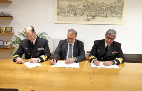 Marinha e Arsenal do Alfeite assinam acordo plurianual Marinha e Arsenal do Alfeite assinam acordo plurianual